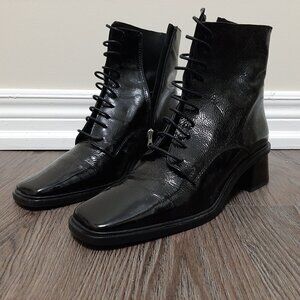 L'INTERVALLE Moffat lace up boots in black naplack leather